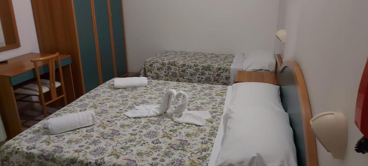 Hotel Santini Rimini Buitenkant foto