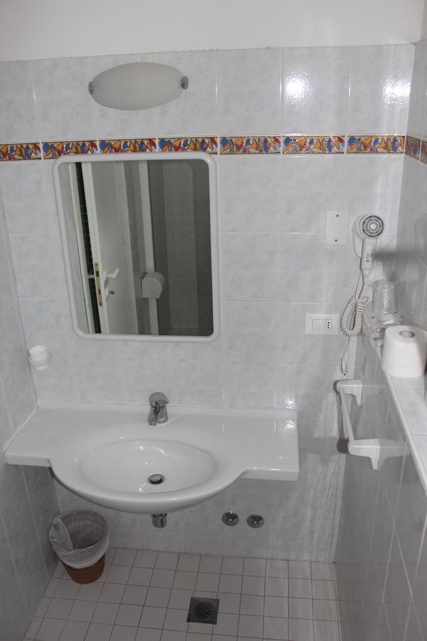 Hotel Santini Rimini Buitenkant foto